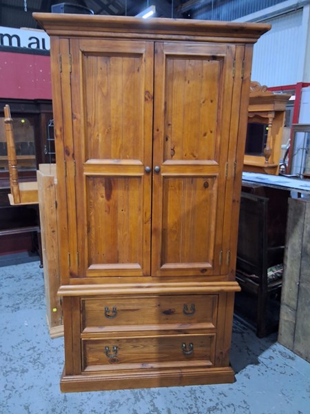 Lot 170 - WARDROBE