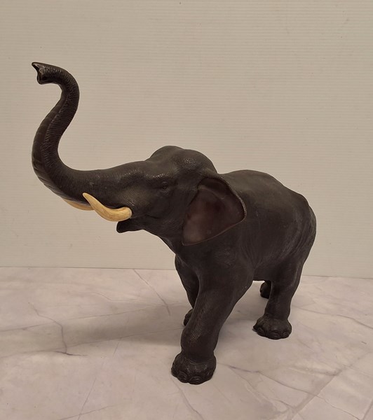 Lot 1068 - BRONZE ELEPHANT