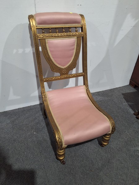 Lot 262 - SLIPPER CHAIR