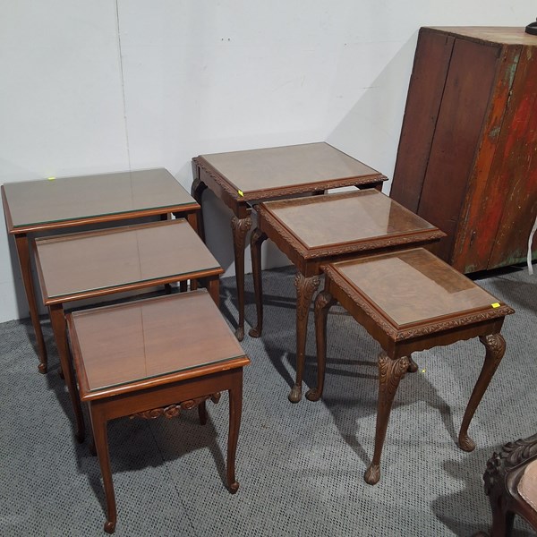 Lot 423 - NESTS OF TABLES