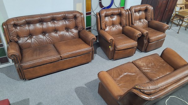 Lot 411 - MORAN LOUNGE SUITE