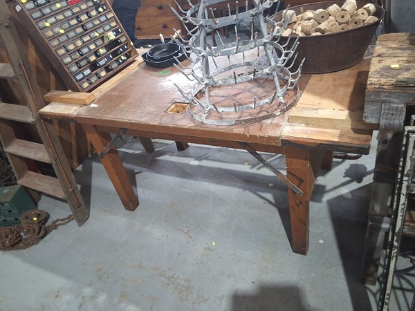 Lot 351 - WORK TABLE