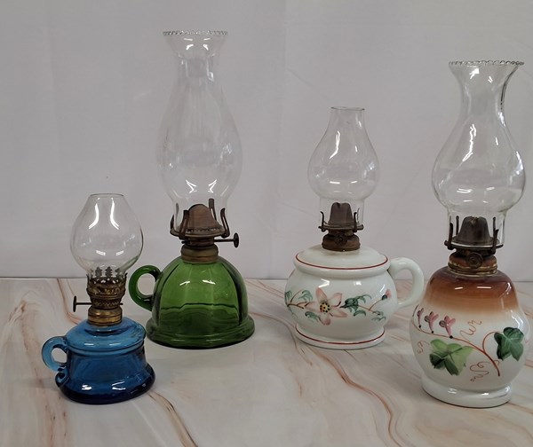 Lot 1387 - KEROSENE LAMPS