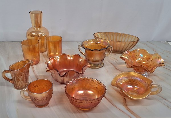 Lot 1405 - A COLLECTION OF ORANGE GLASS