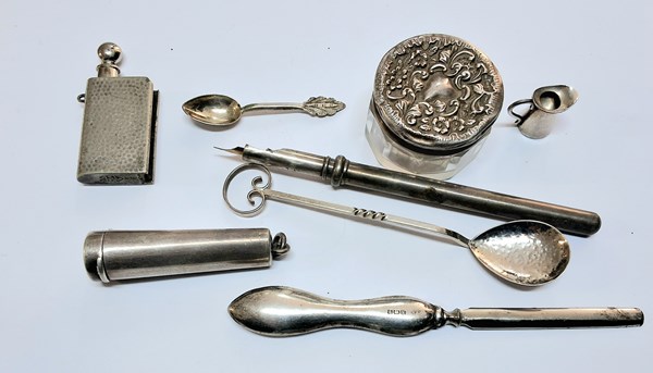 Lot 1029 - SILVER ITEMS