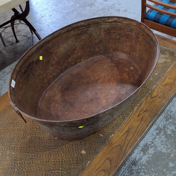 Lot 53 - LARGE WASH TUB