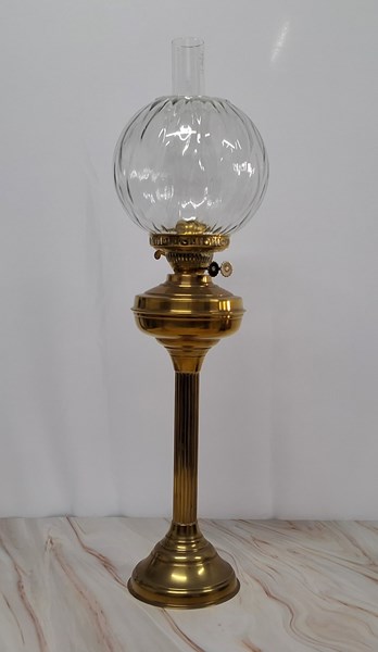 Lot 1213 - KEROSENE LAMP