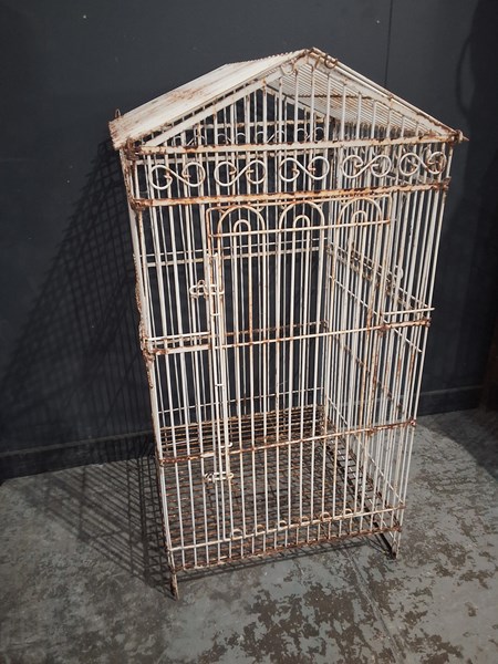 Lot 117 - BIRDCAGE