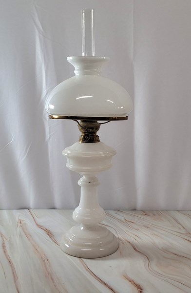 Lot 1337 - KEROSENE LAMP