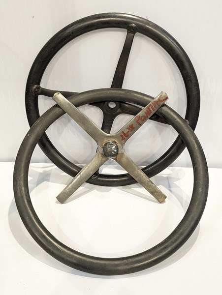 Lot 1285 - STEERING WHEELS