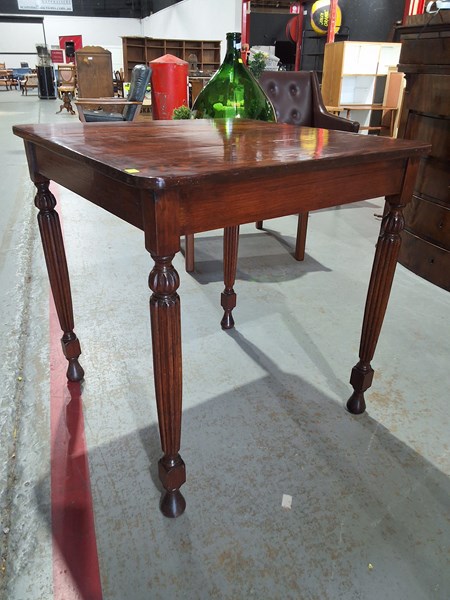 Lot 238 - ENTRANCE TABLE