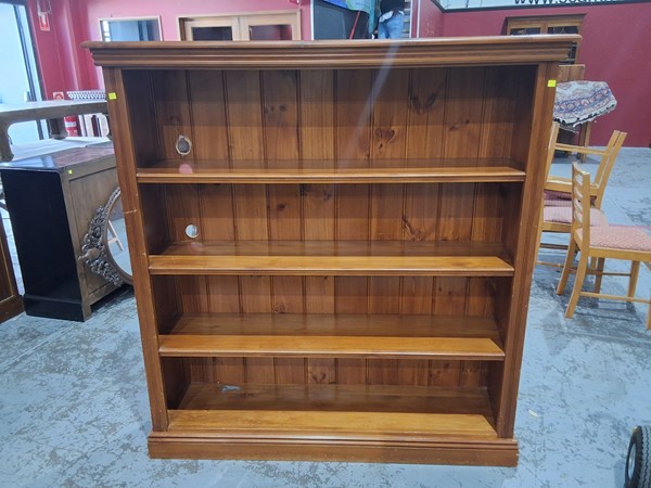 Lot 38 - BOOK SHELF