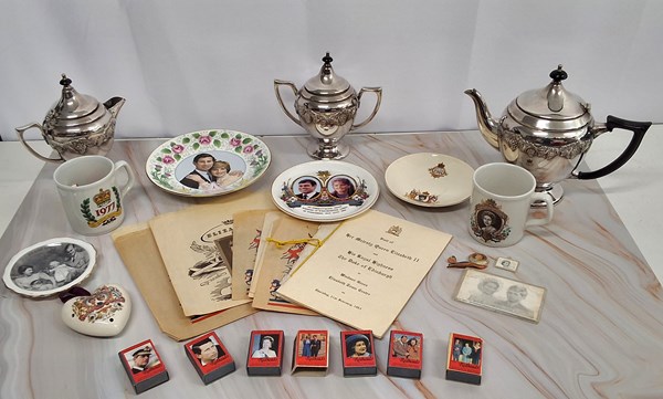 Lot 1327 - ROYAL MEMORABILIA