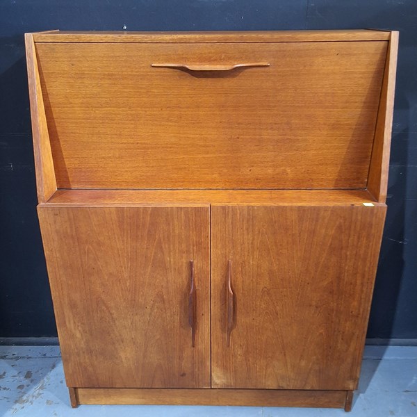 Lot 170 - WRITING BUREAU