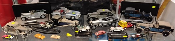 Lot 1427 - COLLECTABLE CARS