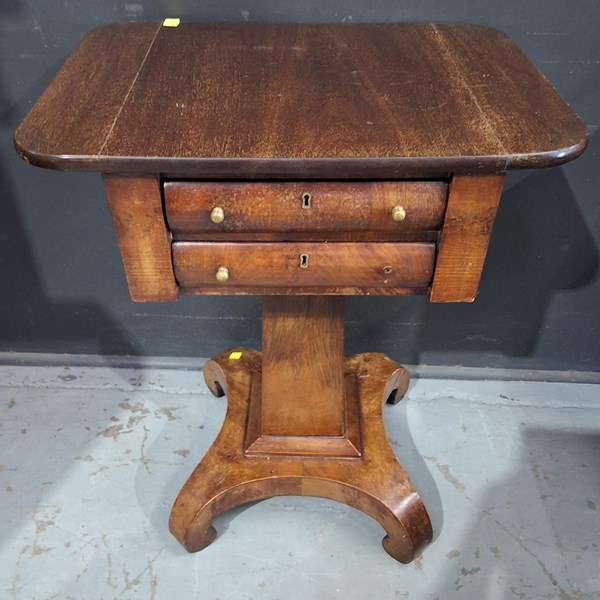 Lot 12 - OCCASIONAL TABLE