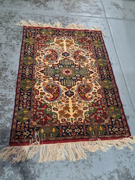 Lot 66 - RUG