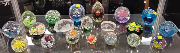 Lot 1254 - A PLETHORA OF PAPERWEIGHTS