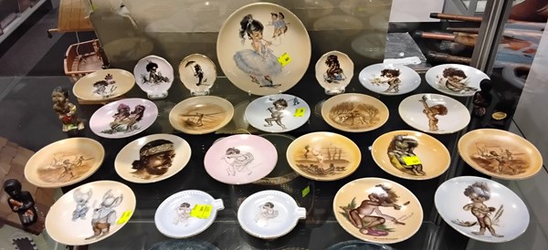 Lot 1414 - BROWNIE DOWNING CERAMICS