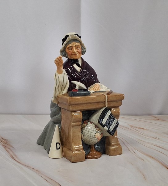 Lot 1203 - ROYAL DOULTON FIGURE