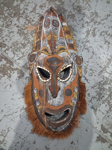 Lot 1154 - TRIBAL MASK