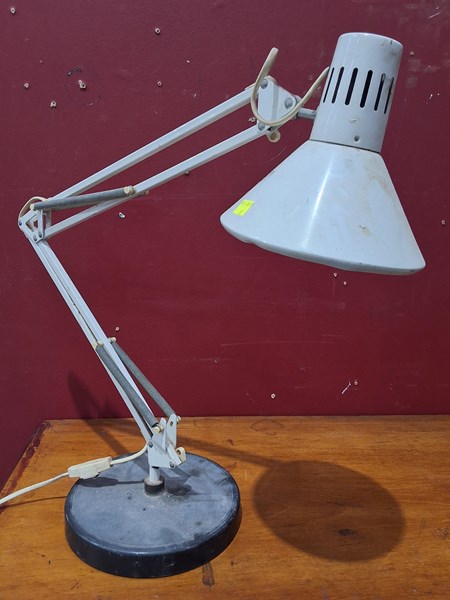 Lot 175 - DESK LAMP