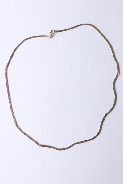 Lot 1017 - GOLD NECKLACE