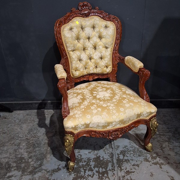 Lot 106 - ARMCHAIR