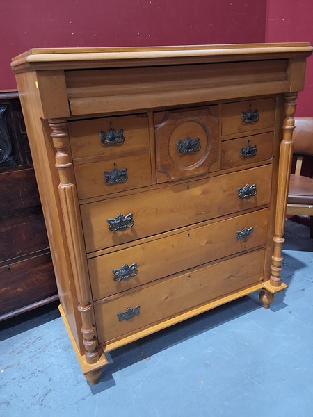 Lot 3 - CHEST OF DRAWERS