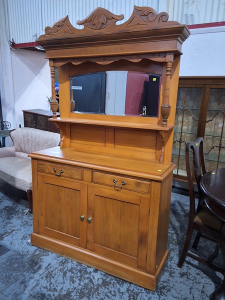 Lot 168 - SIDEBOARD