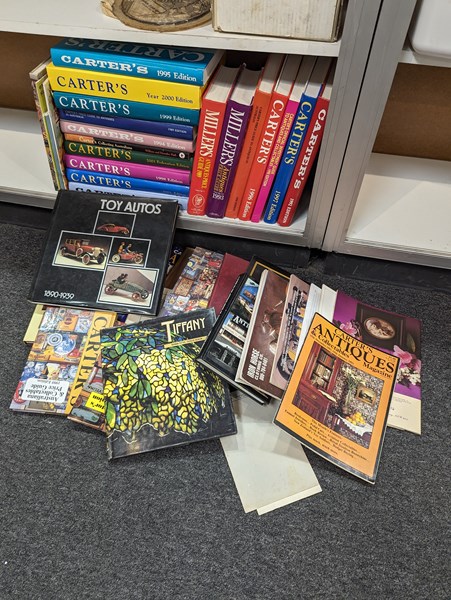 Lot 1313 - REFERENCE BOOKS