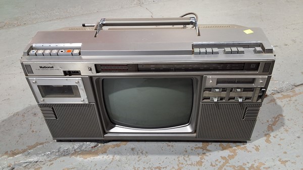 Lot 173 - STEREO TV