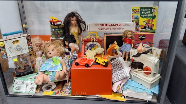 Lot 1501 - VINTAGE TOYS