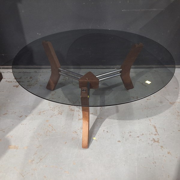 Lot 188 - COFFEE TABLE