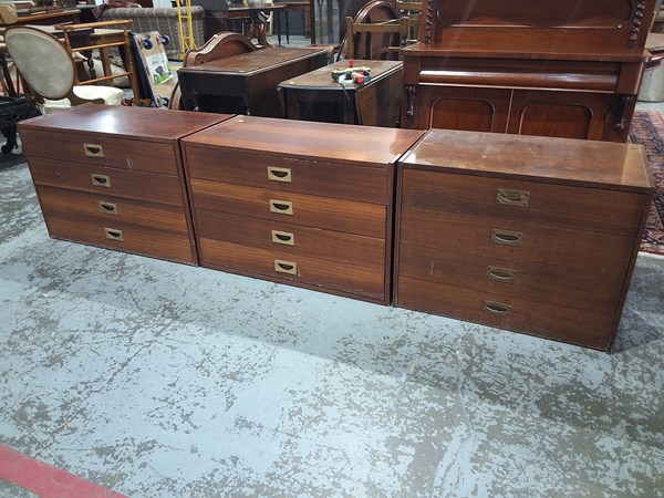 Lot 154 - CHESTS OF DRAWERS