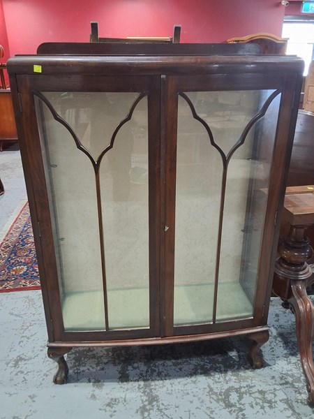 Lot 61 - CHINA CABINET