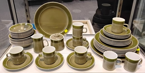 Lot 1235 - MIKASA DINNERWARE