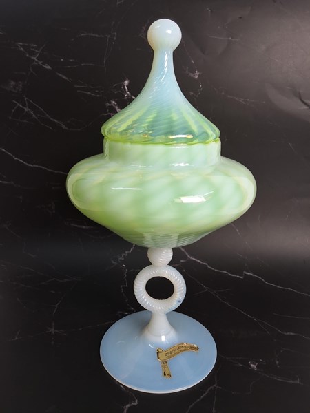 Lot 1371 - VASELINE GLASS VANITY JAR