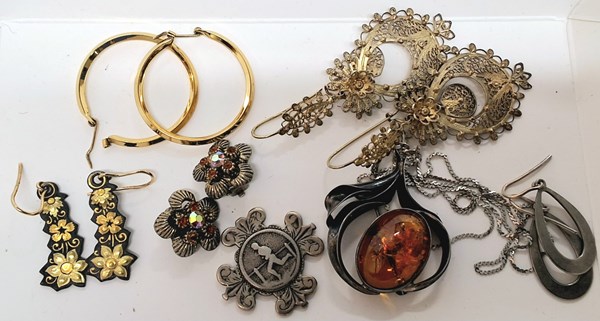 Lot 1116 - JEWELLERY