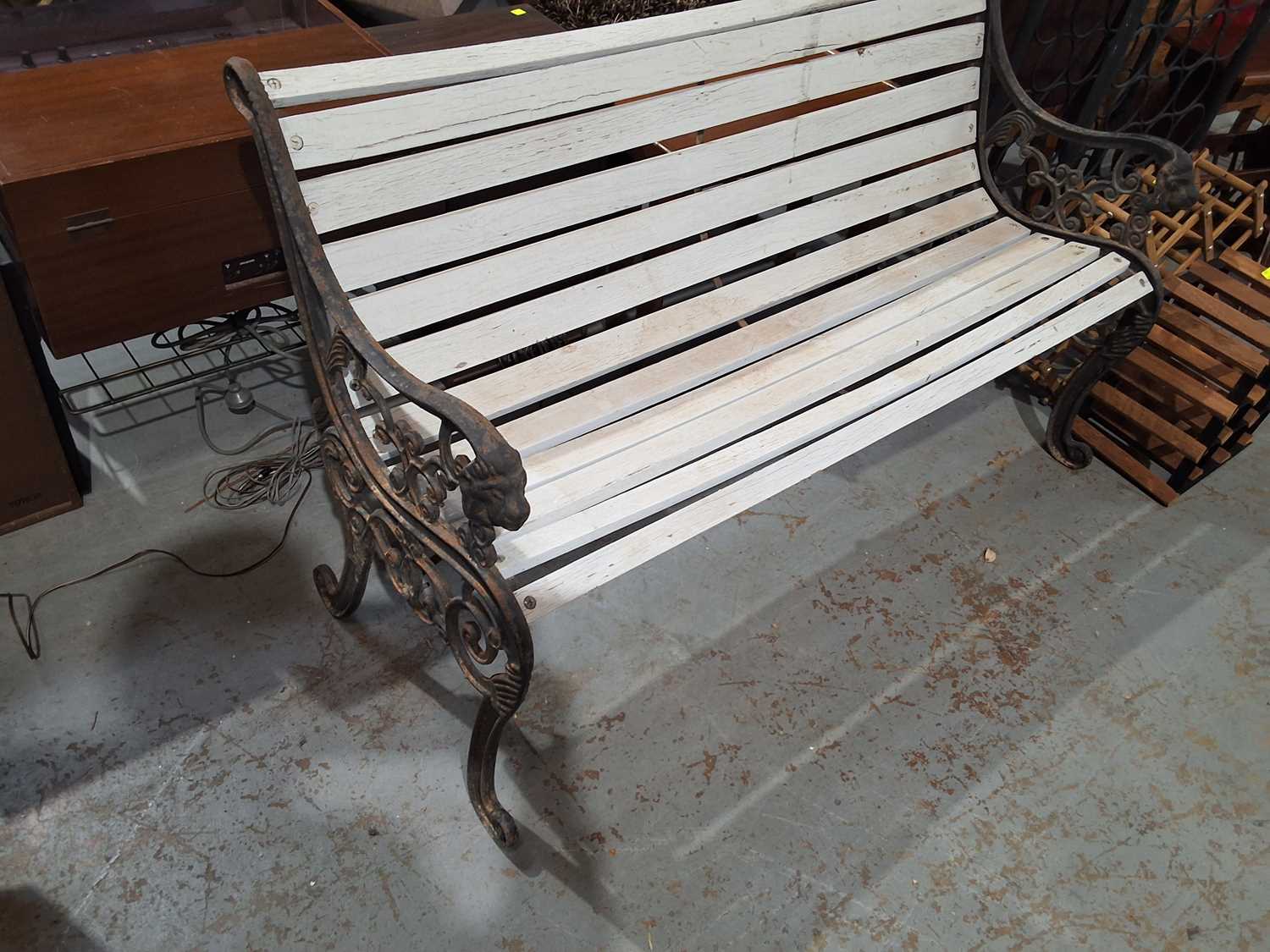 Lot 194 - GARDEN BENCH