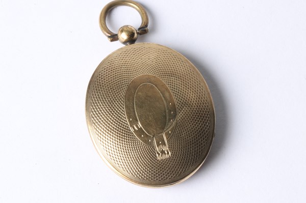 Lot 1009 - VICTORIAN LOCKET