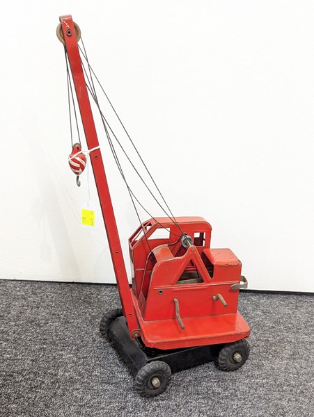 Lot 1273 - TIN TOY CRANE