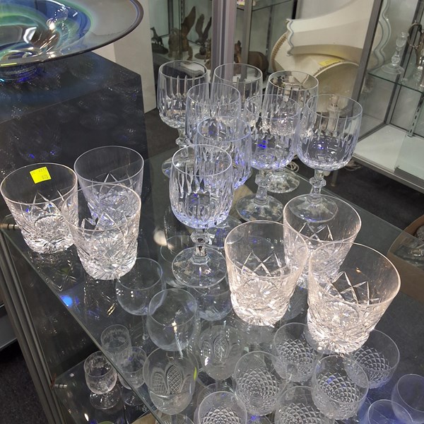 Lot 1542 - CRYSTAL DRINKWARE