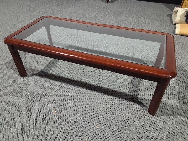 Lot 265 - COFFEE TABLE