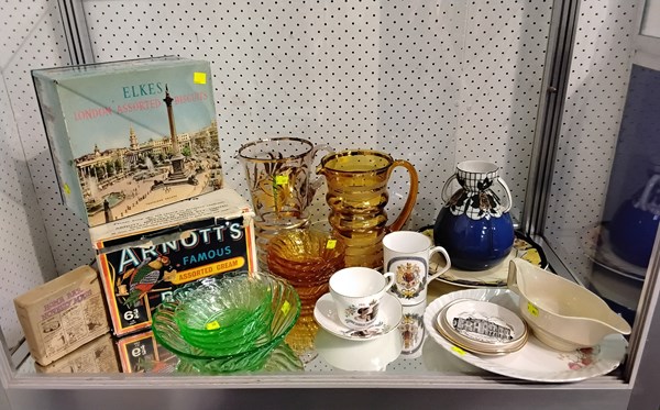 Lot 1425 - CHINA & GLASSWARE