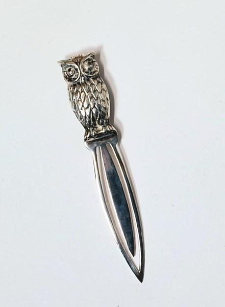 Lot 1085 - SILVER BOOKMARK