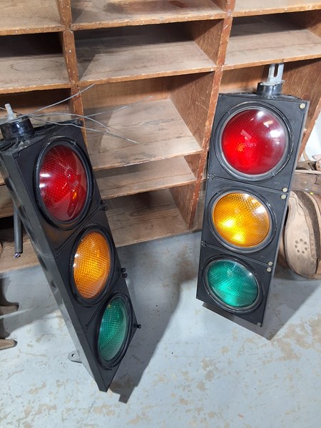 Lot 286 - PAIR OF TRAFFIC LIGHTS