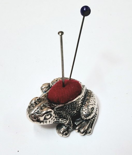 Lot 1089 - SILVER PIN CUSHION