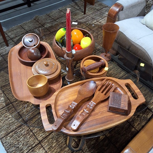 Lot 192 - TEAK WARES