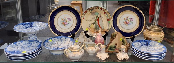 Lot 1423 - DECORATIVE CHINAWARE